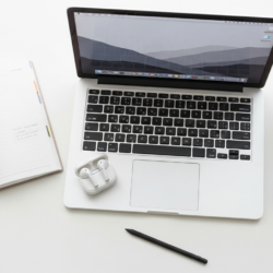 how to use canva for business graphics